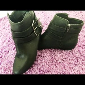Black leather boots EXPRESS